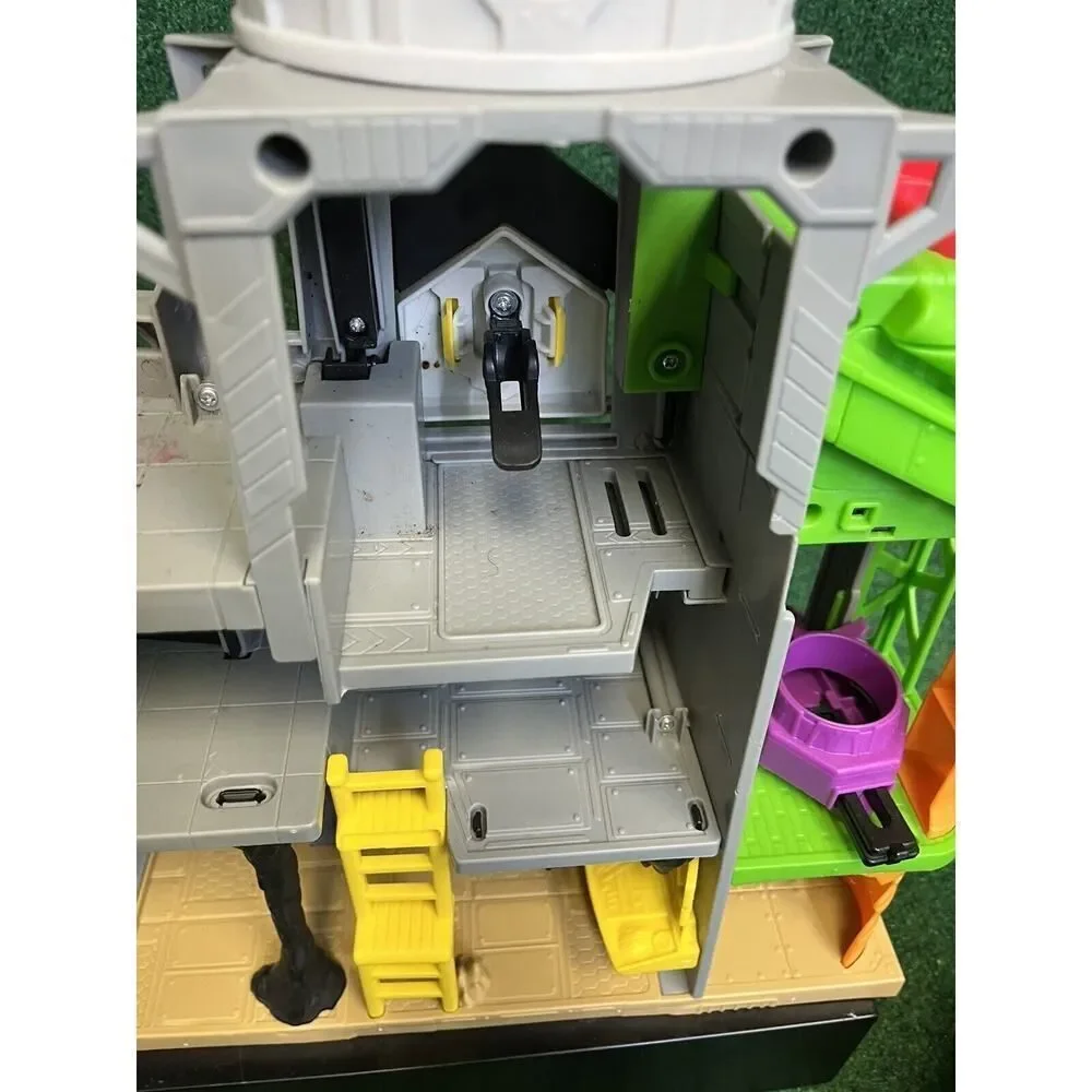 Fisher Price Imaginext DC Super Friends Wayne Manor Tower Batman Playset - Picture 9 of 10